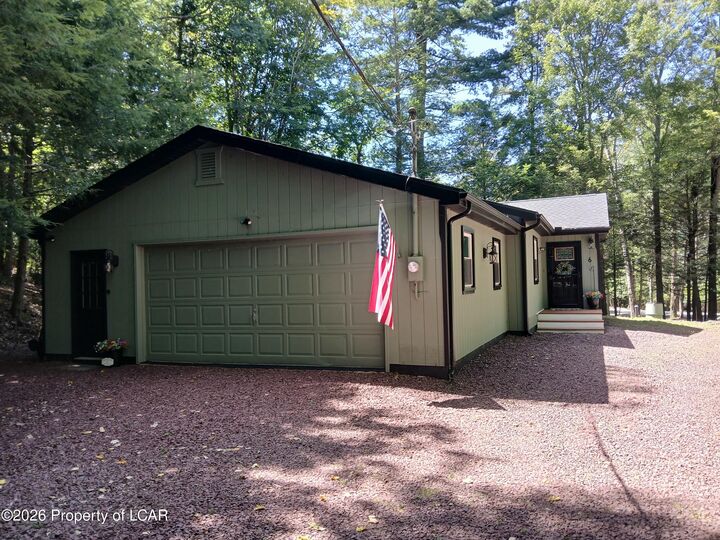 Property Photo: 6 Mink Springs Court PA 18222