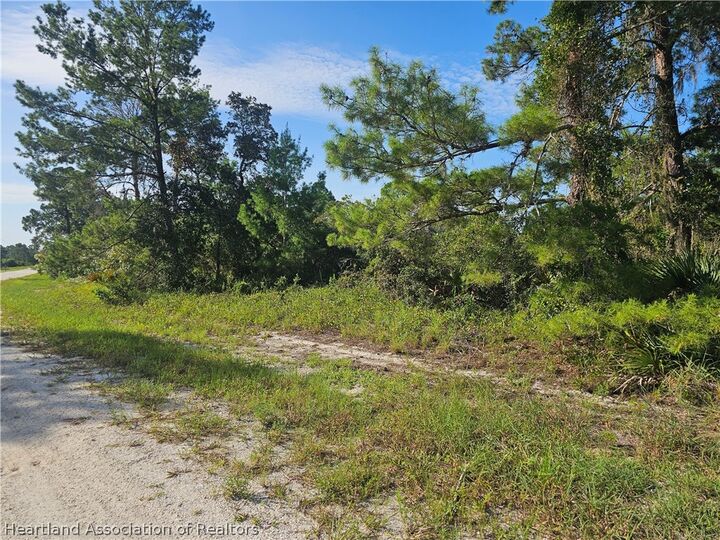 Property Photo: 476 Lake Helen Drive FL 33852