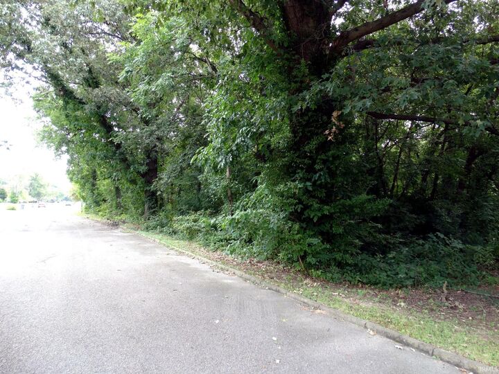 Property Photo:  3901 3907 3913 Frisse Avenue  IN 47714 