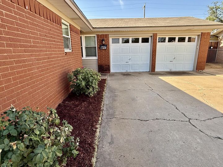 Property Photo: 5537 17th Place TX 79416
