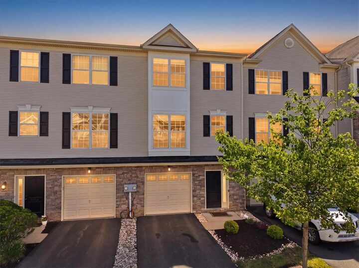 Property Photo:  2624 Gila Drive  PA 18040 