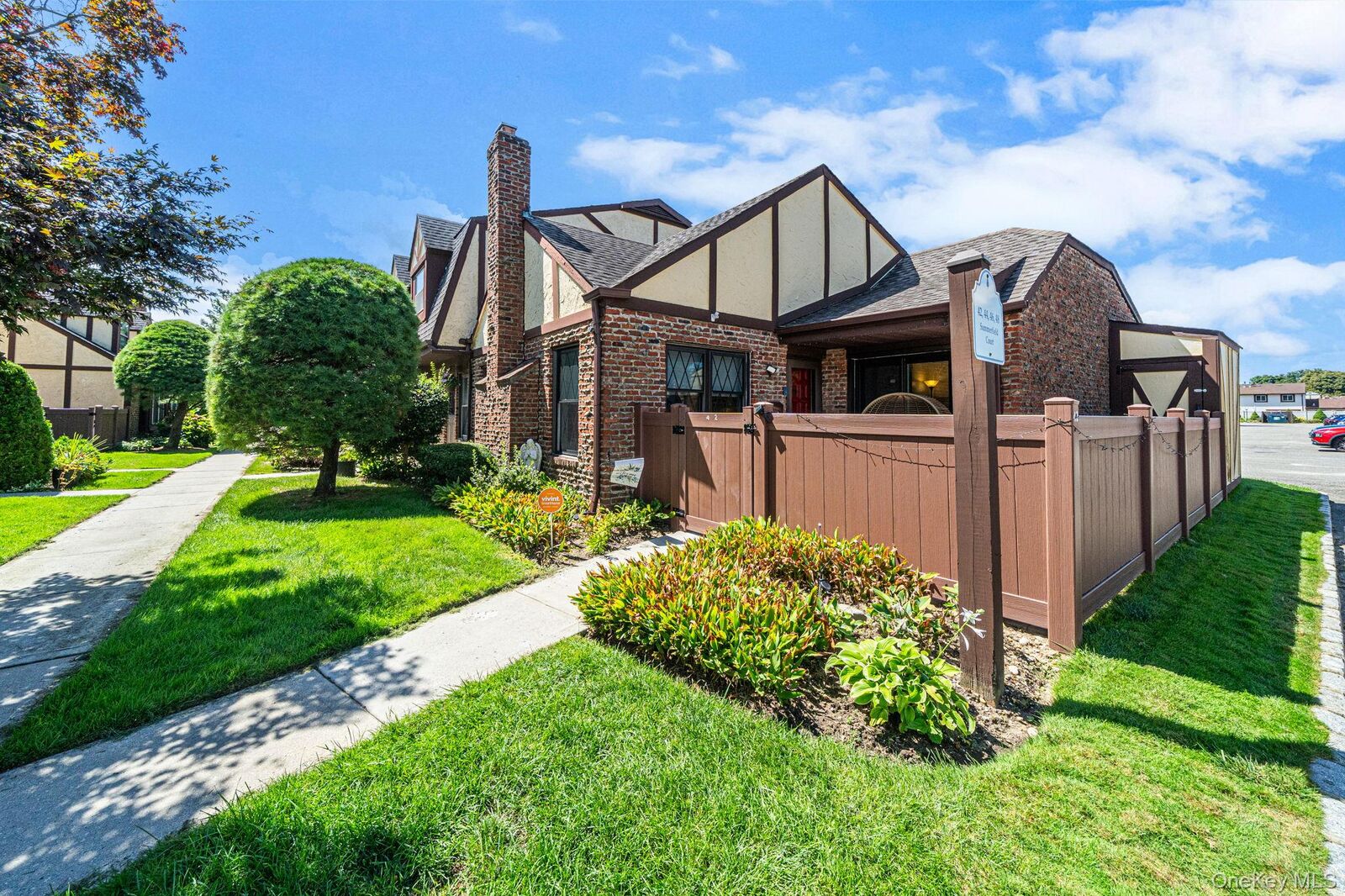 Property Photo:  42 Summerfield Court  NY 11729 
