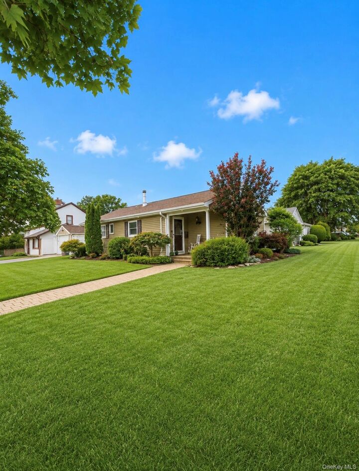 Property Photo:  2426 Freeport Street  NY 11793 