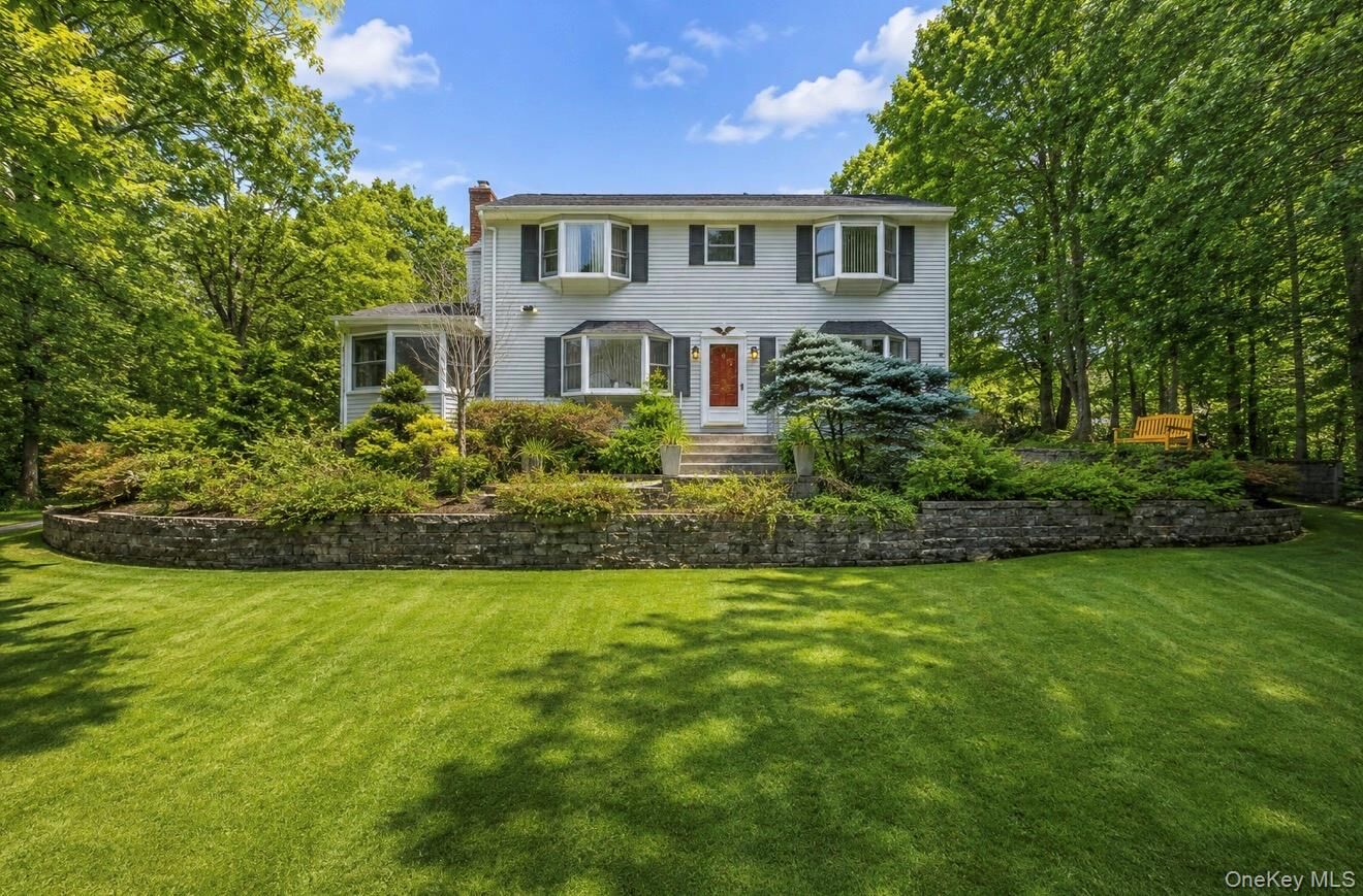 Property Photo:  4 Chaucer Road  NY 12580 