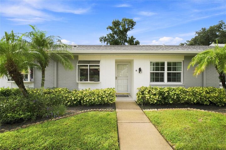 Property Photo: 3370 Stonehaven Court W B FL 34684