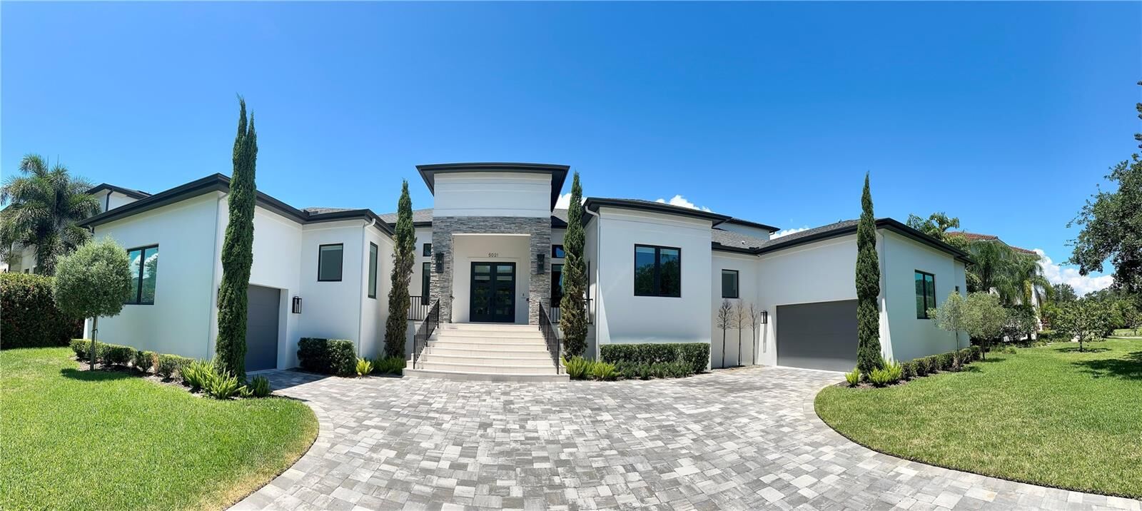Property Photo:  5021 W Homer Avenue  FL 33629 