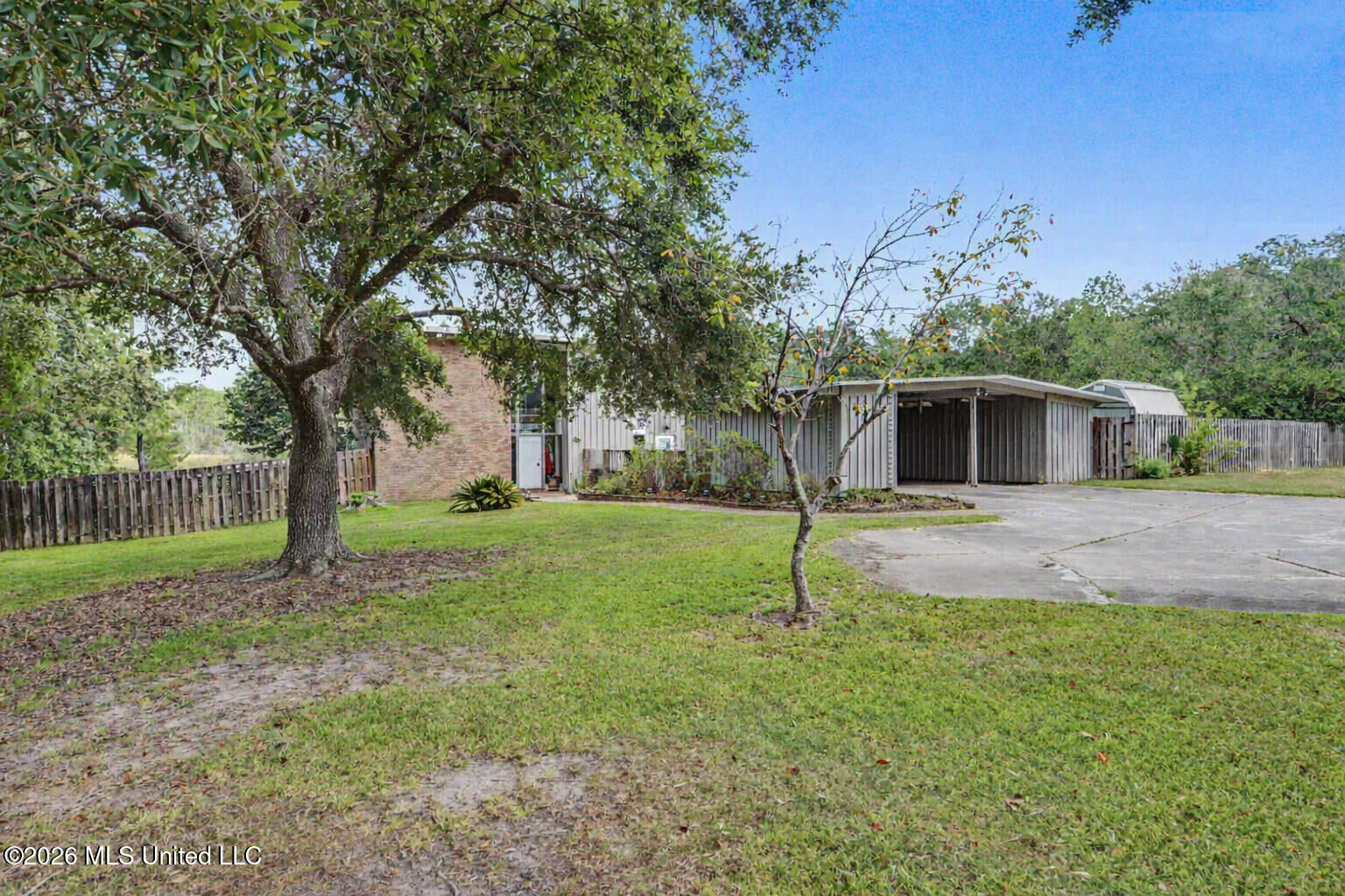 Property Photo:  2416 Rolling Meadows Road  MS 39553 