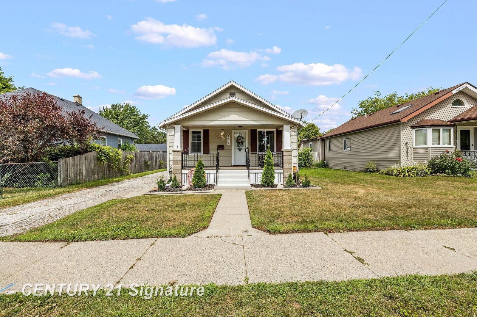 Property Photo: 1834 Allegan Street MI 48602