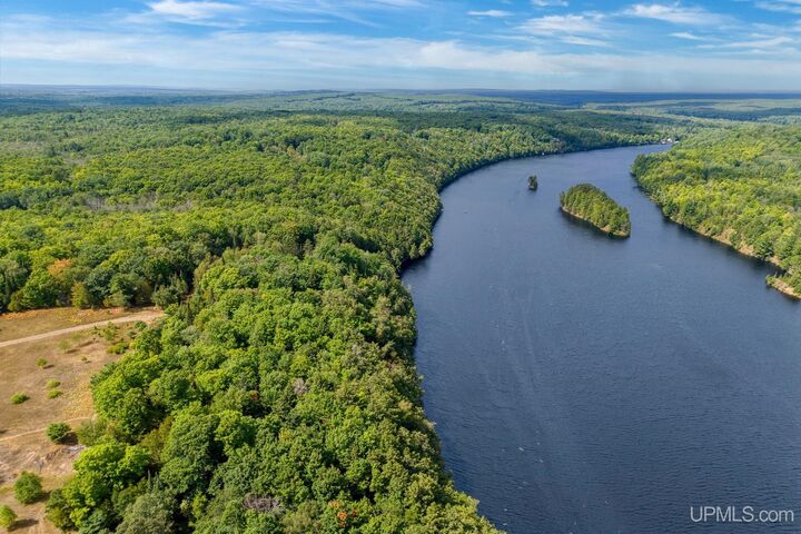 Property Photo: 6322 Paint Pond River Road WI 54121