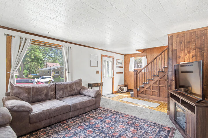 Property Photo: 405 Jackson St WI 53538