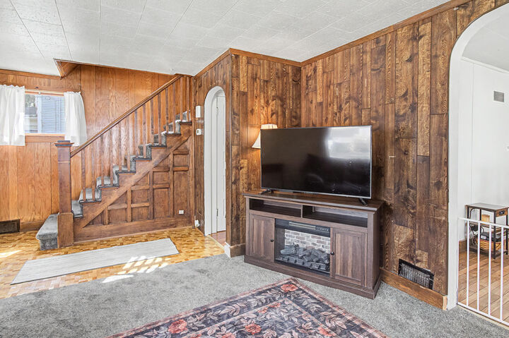 Property Photo:  405 Jackson St  WI 53538 