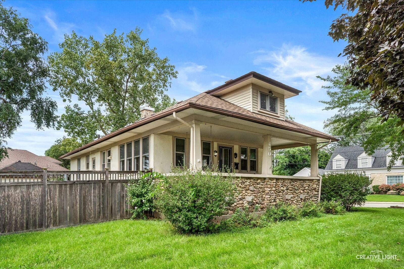Property Photo:  450 Arlington Avenue  IL 60120 