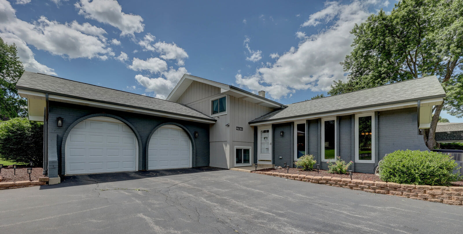 Property Photo:  27W719 Sycamore Street  IL 60185 