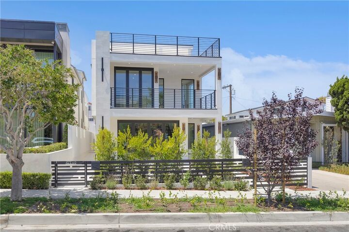 Property Photo:  321 Larkspur Avenue 1/2  CA 92625 