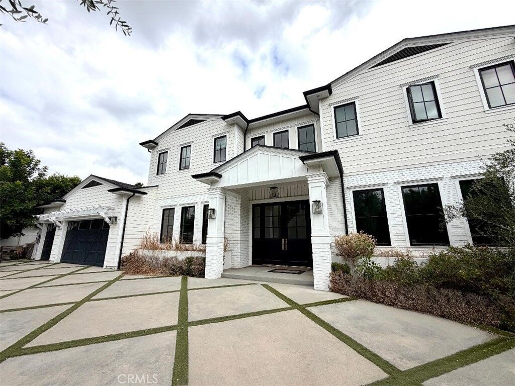 Property Photo:  17405 Cumpston  CA 91316 