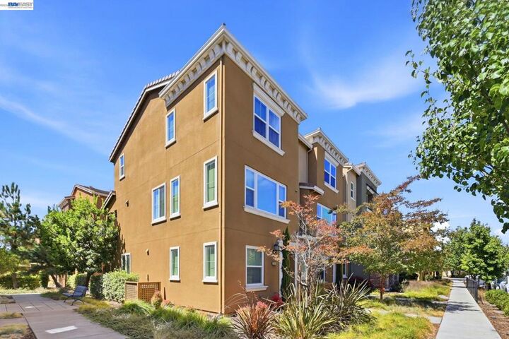 Property Photo:  38935 Primula Ter  CA 94560 