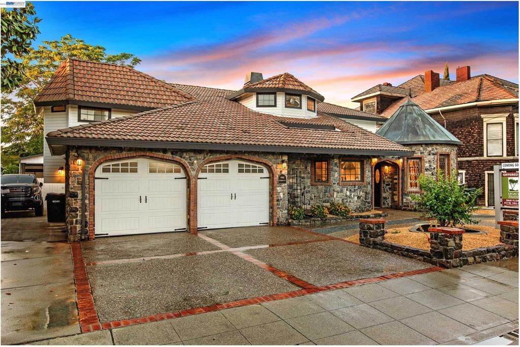 Property Photo:  1932 College Ave  CA 94550 