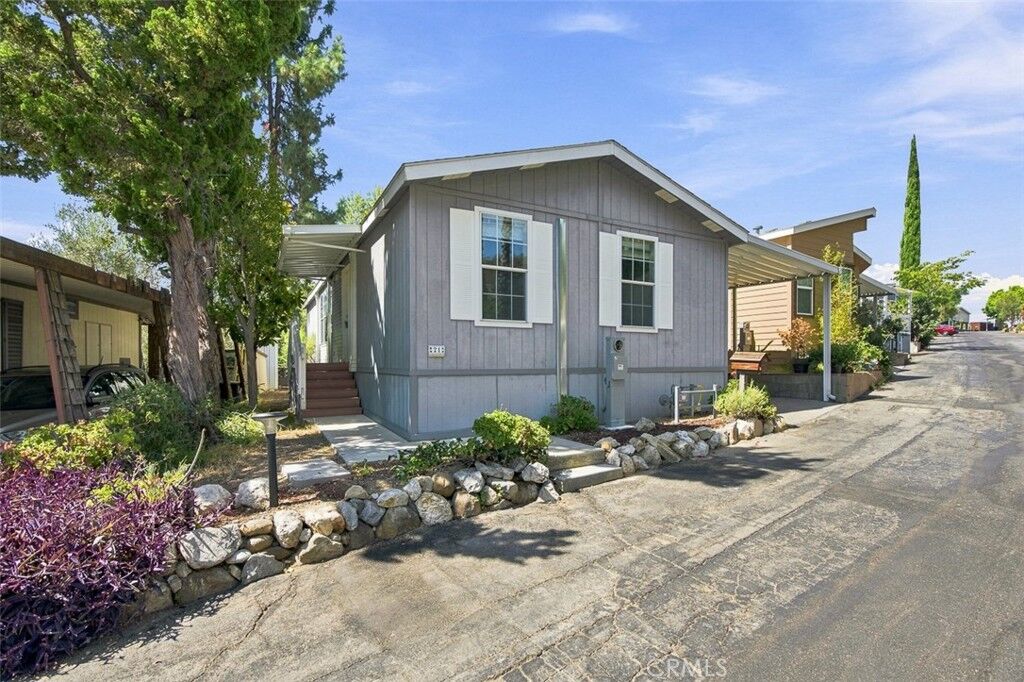 Property Photo:  4201 Topanga Canyon Boulevard 21  CA 91364 