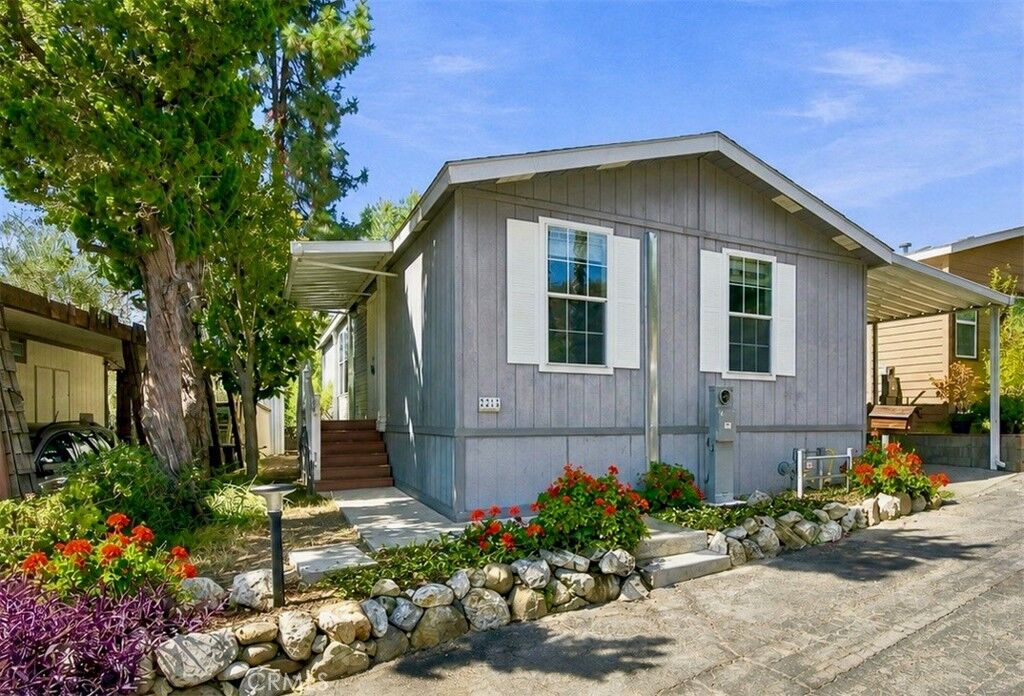 Property Photo:  4201 Topanga Canyon Boulevard 21  CA 91364 