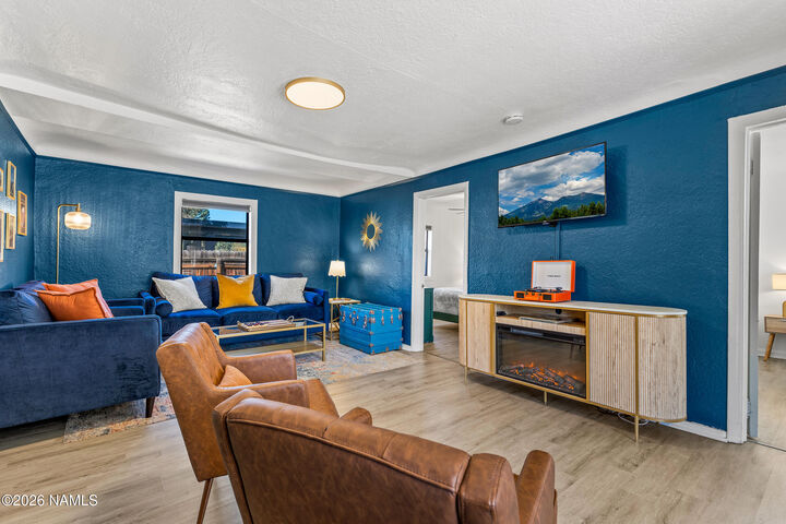 Property Photo:  817 N Beaver Street  AZ 86001 