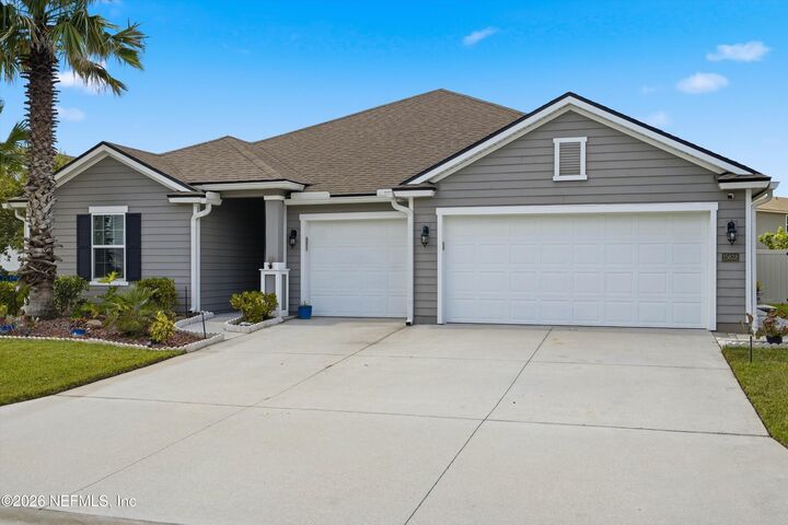 Property Photo:  15638 Chir Pine Drive  FL 32218 