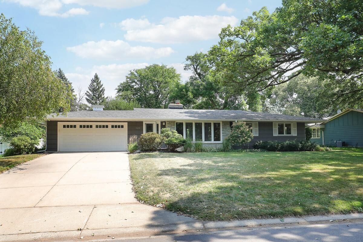 Property Photo:  2430 Vale Crest Road  MN 55422 