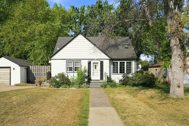 Property Photo:  1115 Marshall Avenue  MN 55071 