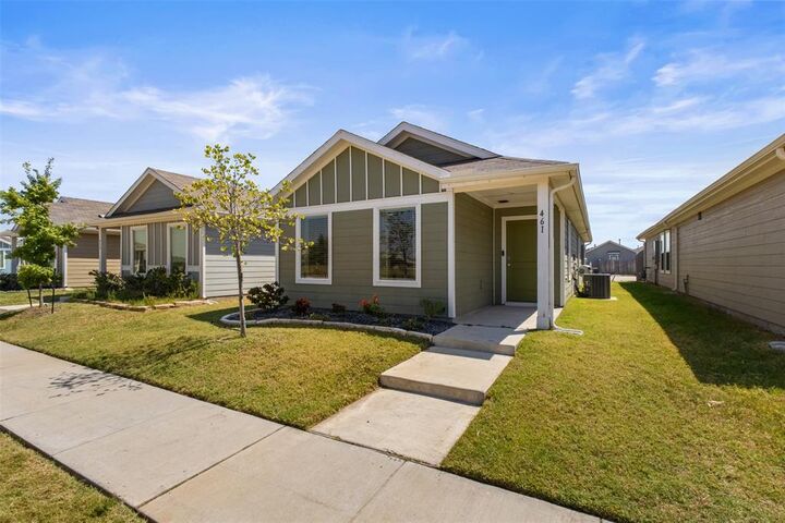 Property Photo: 461 Whistlestop Way TX 75125