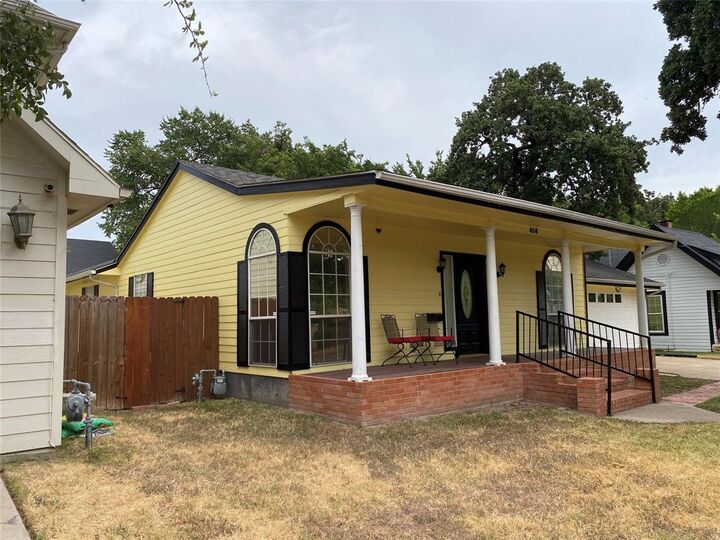Property Photo:  406 S Jefferson Street S  TX 75060 