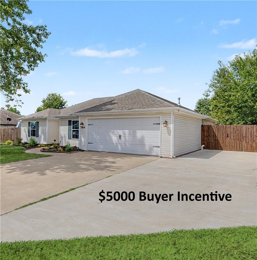 Property Photo: 104 N Michael Street AR 72745