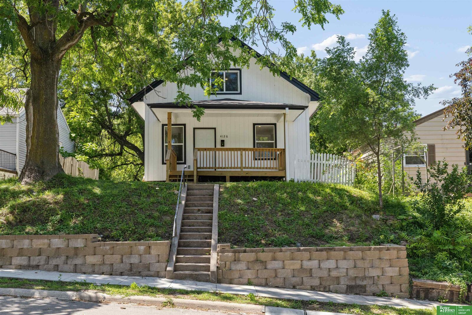 Property Photo: 4126 N 43 Street NE 68111