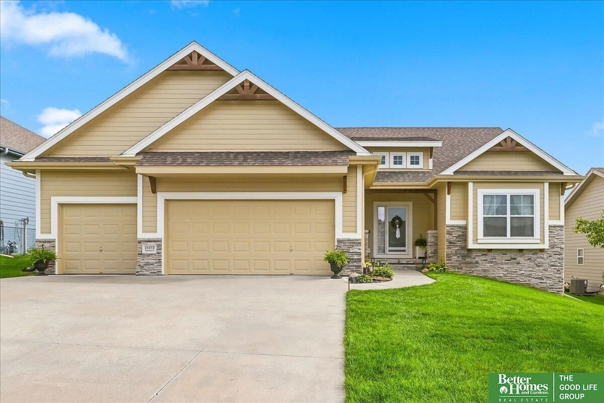 Property Photo: 16859 Virginia Street NE 68136