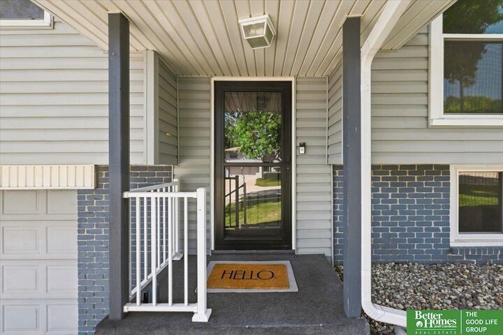 Property Photo:  2724 N 125th Circle  NE 68164 