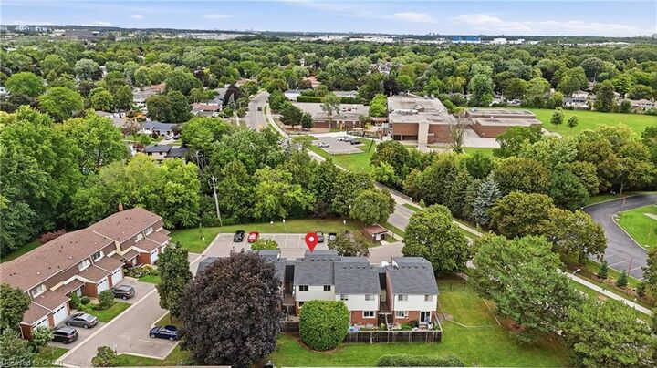 Property Photo:  5095 Pinedale Avenue 106  ON L7L 5K3 