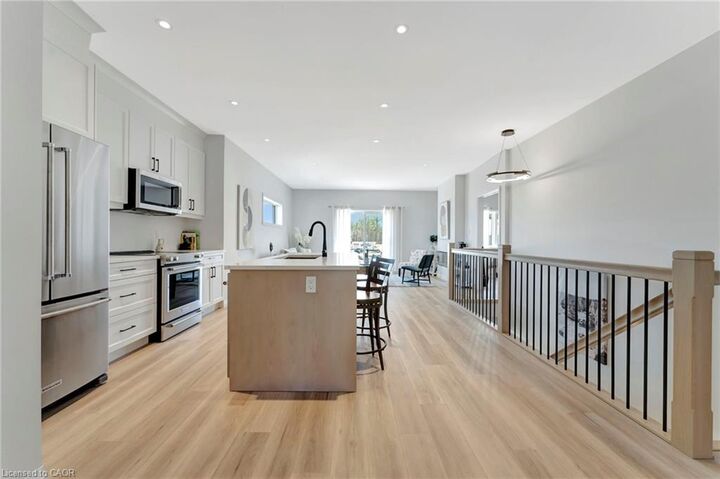 Property Photo: 58 Robins Place 37 ON N3Y 0E3