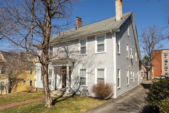 Property Photo:  36 Cedar St 1A  MA 01609 