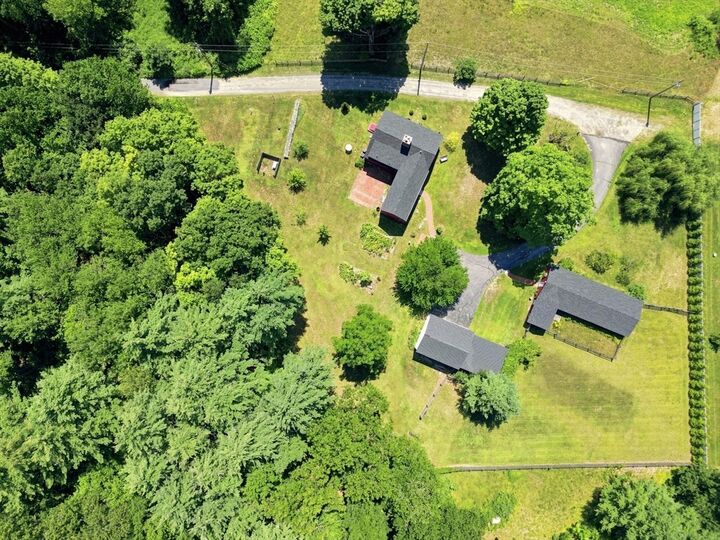 Property Photo: 1-1A Smith Ln NH 03031