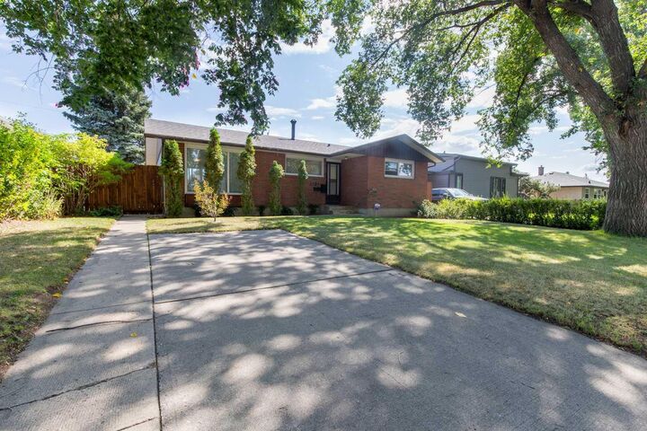 Property Photo:  1721 20 Street S  AB T1K 2G1 
