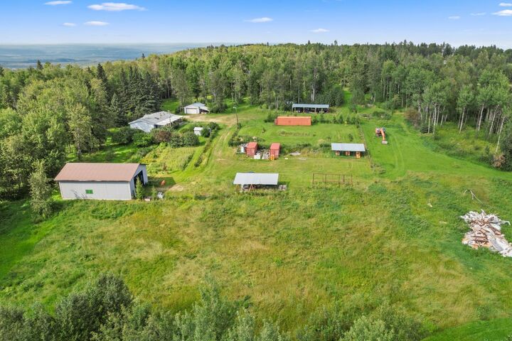 Property Photo: 590055A Range Road 110 AB T7S 1P3