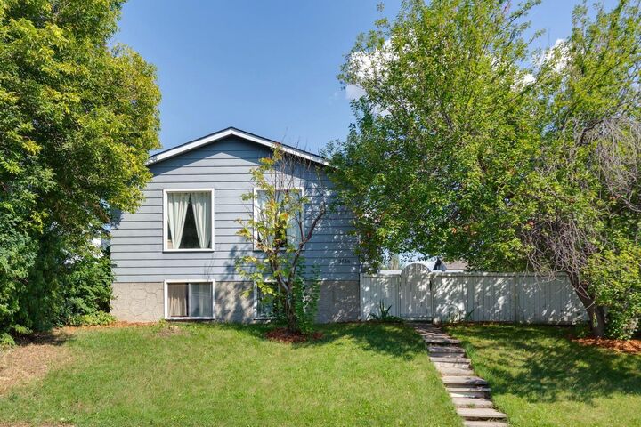 3556 33 Street SE — photo 1