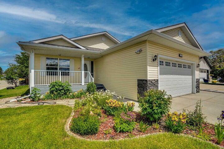 Property Photo: 144 Hillcrest Cape AB T1P 0A4