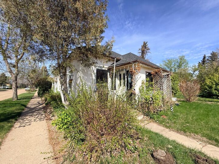 Property Photo: 4802 47 Street AB T0C 2L2