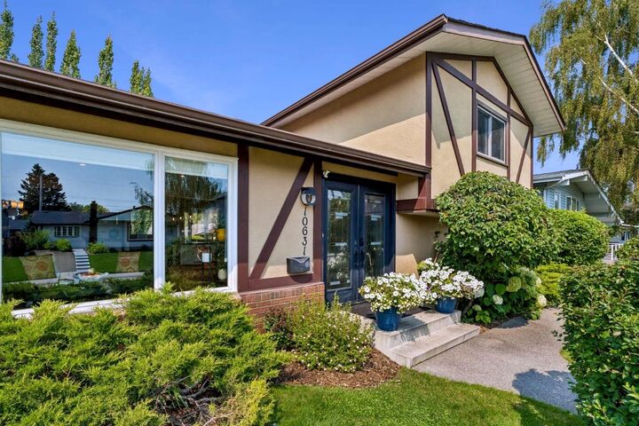 Property Photo: 10631 Mapleglen Crescent SE AB T2J 1X1