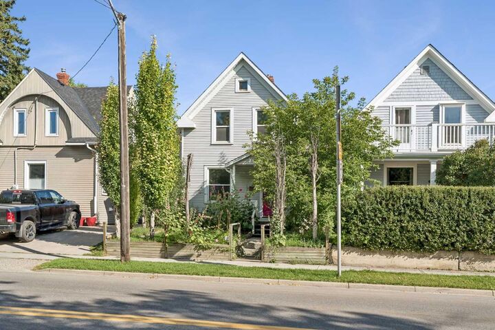 420 12 Avenue NW — photo 1