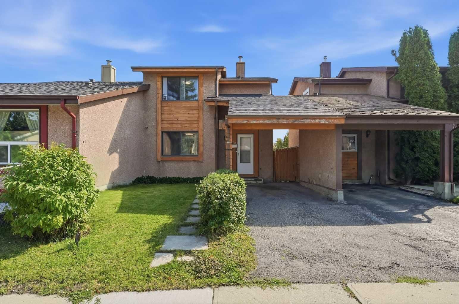 Property Photo: 40 Pinecliff Close AB T1Y 4N5