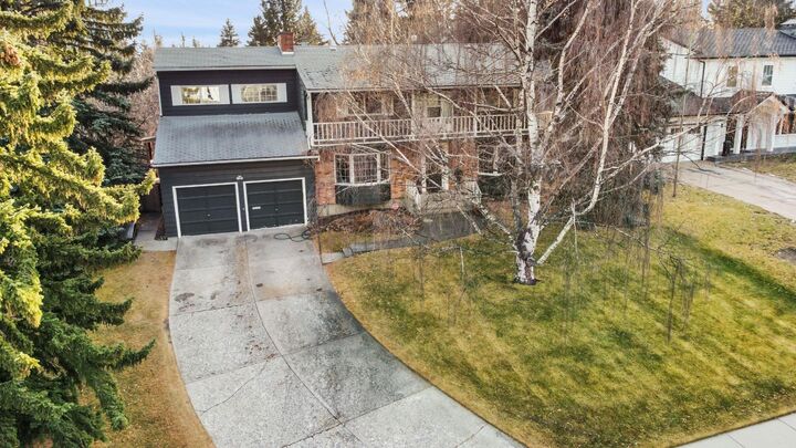 Property Photo: 1223 Baldwin Crescent SW AB T2V 2B6