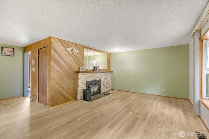 Property Photo:  20911  78th Avenue W  WA 98026 