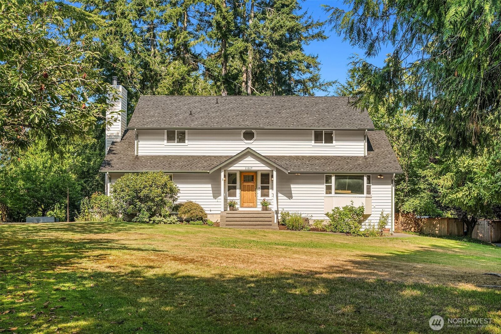 Property Photo: 11517 Tyler Place NE WA 98110