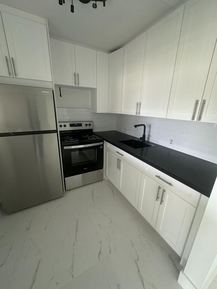Property Photo:  205 Mansfield Way E  FL 33434 
