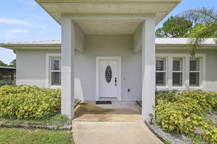 Property Photo:  844 Lake Betty Drive  FL 33852 